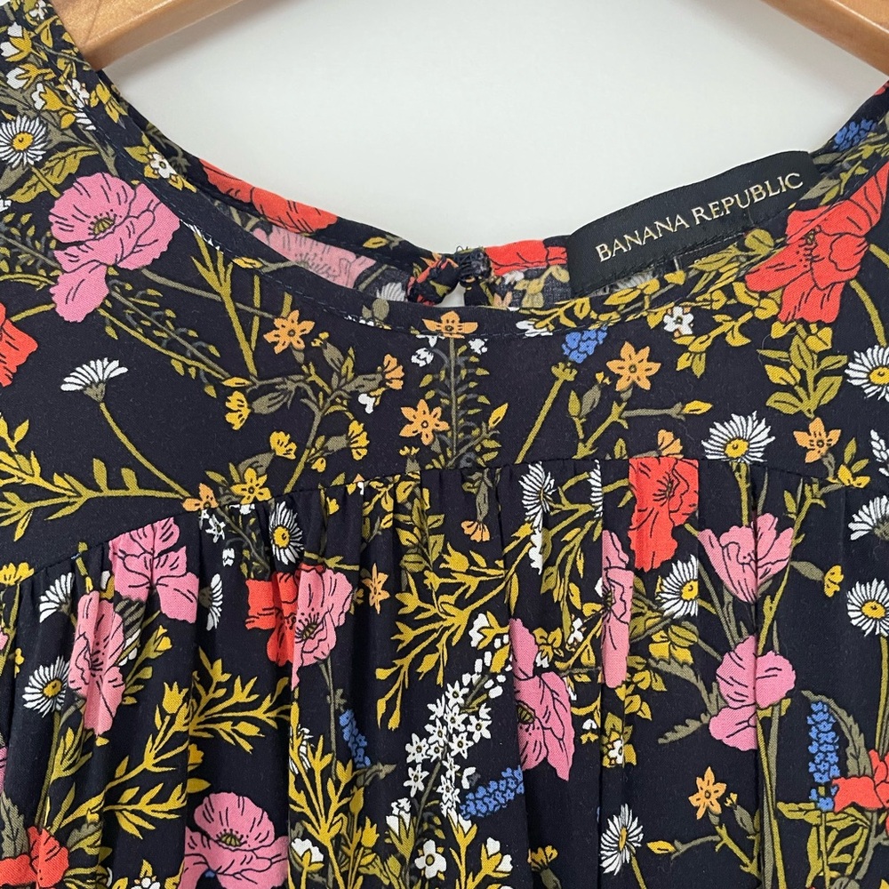 BANANA REPUBLIC Black Floral Blouse petite xs - Picture 4 of 9